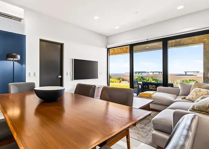 Modern With Ocean View, Pool, Patio, Tennis & Gym *
