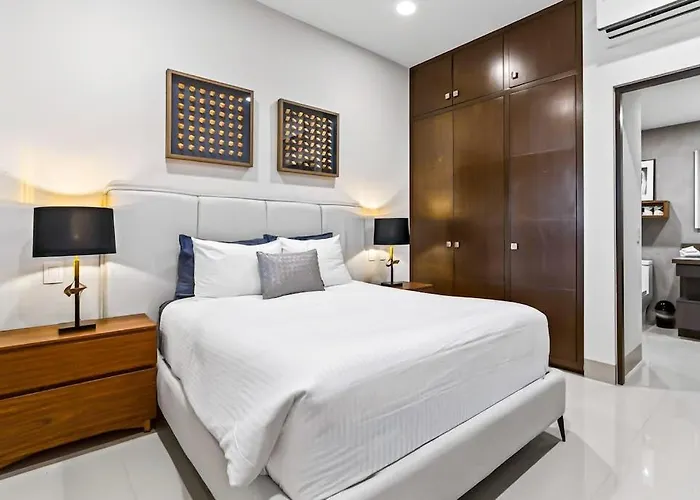 Modern With Ocean View, Pool, Patio, Tennis & Gym Ferienhaus