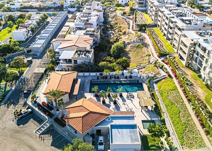 Ferienhaus Modern With Ocean View, Pool, Patio, Tennis & Gym *