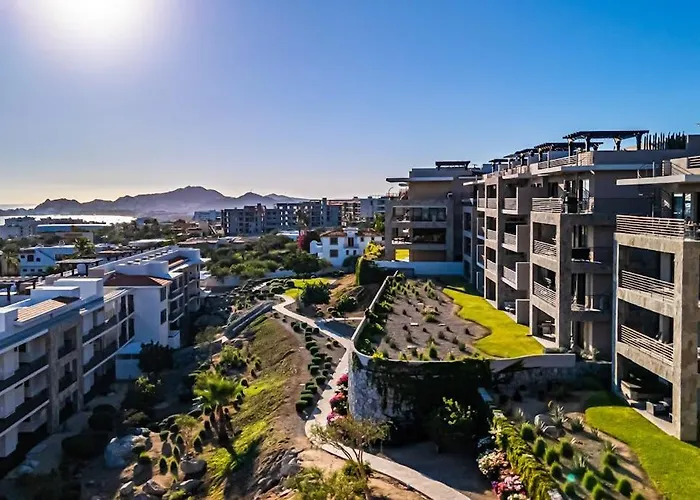 Ferienhaus Modern With Ocean View, Pool, Patio, Tennis & Gym *